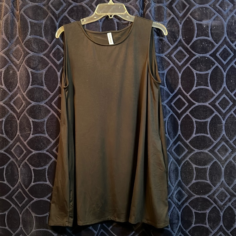 Flowy longer tank